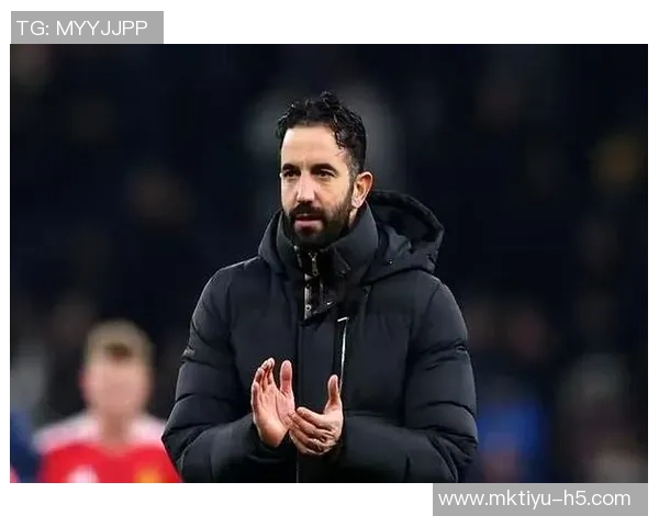 曼联或将选择具备英超执教经验的新主帅以重振球队士气