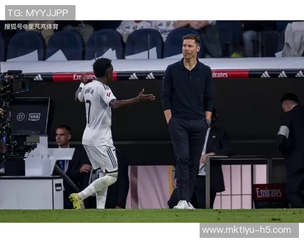 阿隆索感受到全体球员支持与团结共同面对挑战