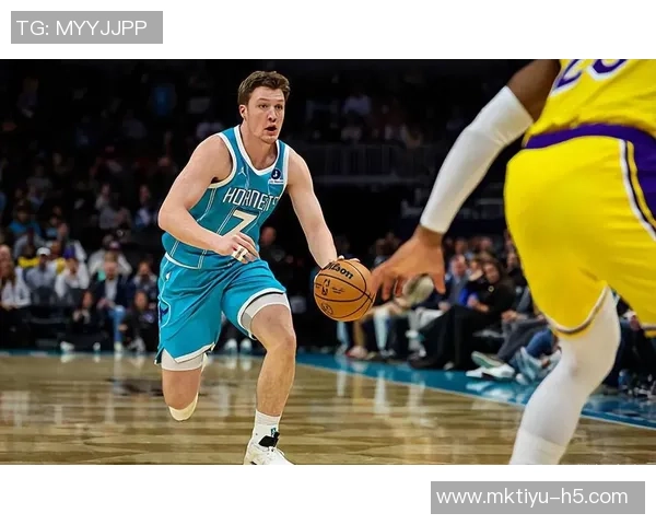 黄蜂主帅称赞克尼佩尔三分球表现展现未来潜力与成长空间